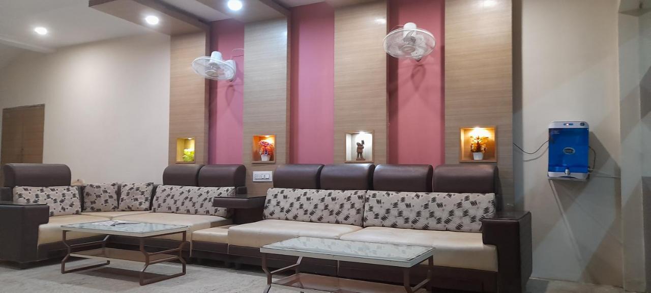Sai Velan Residency Hotel Dindigul Exterior photo